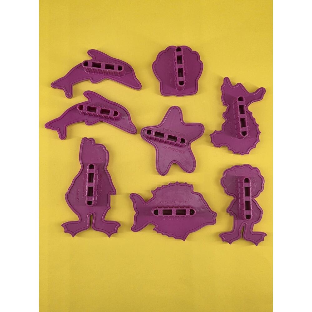 1993 Barney And Baby Bop Beach Cookie Cutters By The Lyons Group Lot Of 8